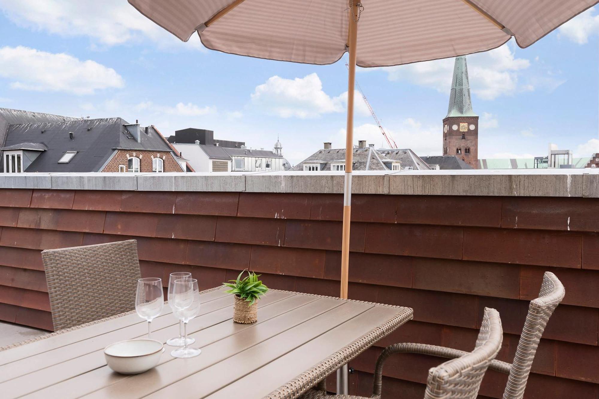Grand Penthouse Suite With Private Rooftop Terrace Århus Eksteriør billede